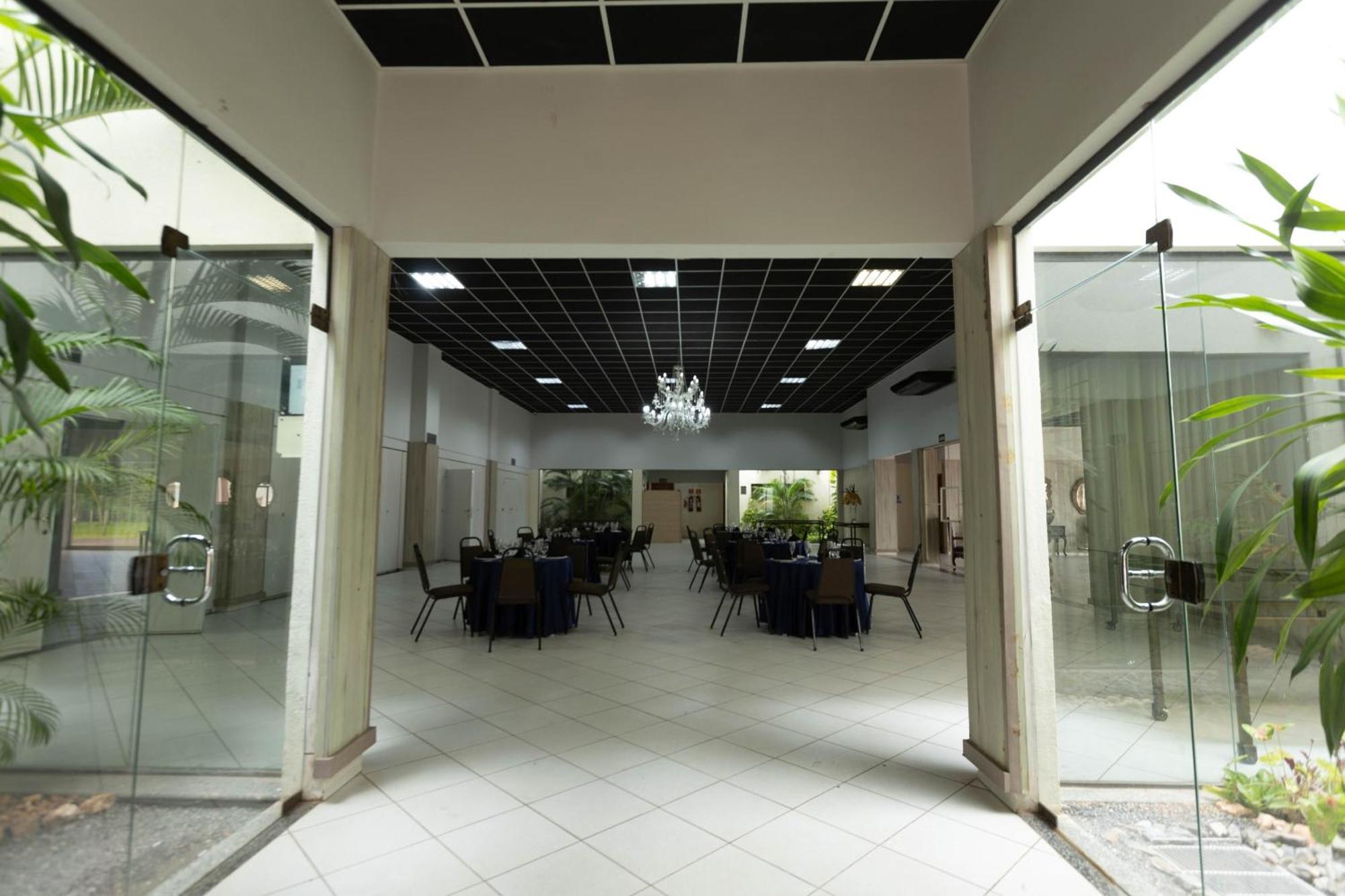 Hits Pantanal Hotel Aeroporto Варзеа-Ґранді Екстер'єр фото