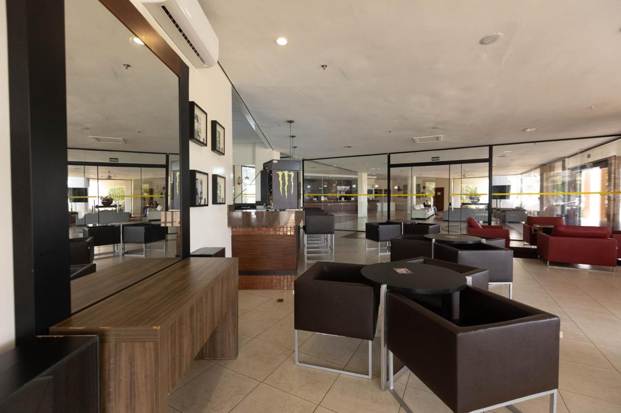 Hits Pantanal Hotel Aeroporto Варзеа-Ґранді Екстер'єр фото